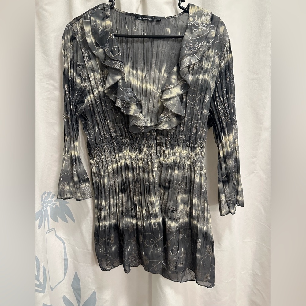 Notations flowy top